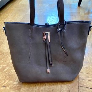 Vegan leather tote bag